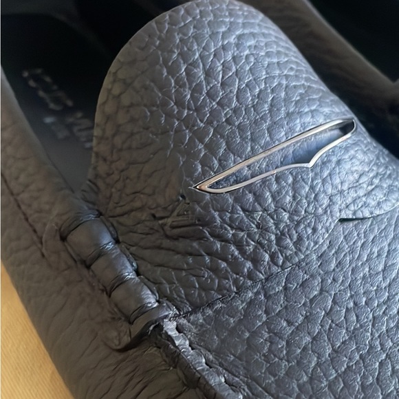 Mens Louis Vuitton driver shoe - Picture 2 of 5